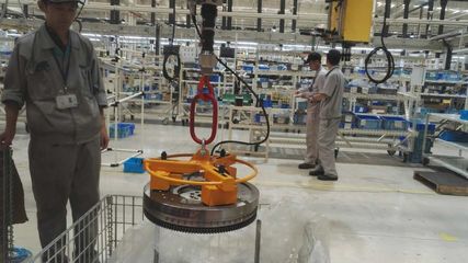 磁力吊具在汽車輪轂制造中的高效搬運(yùn)與人工服務(wù)的協(xié)同優(yōu)化